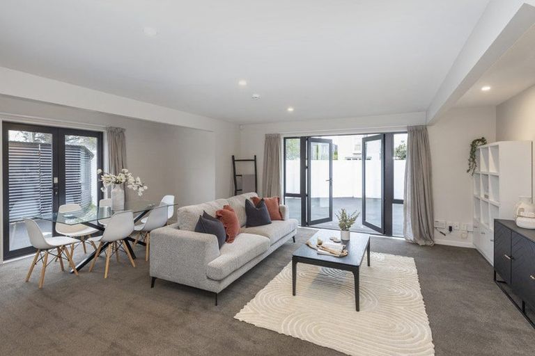 Photo of property in 37 Rhodes Street, Merivale, Christchurch, 8014
