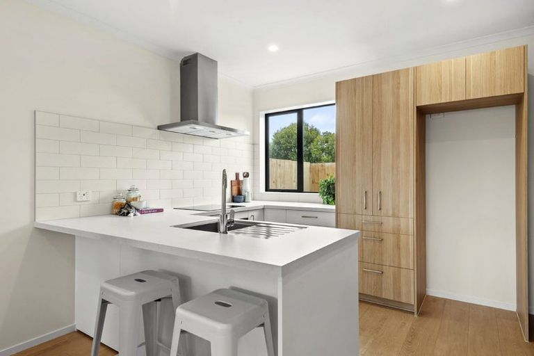 Photo of property in 15 Isabella Lane, Henderson, 0610