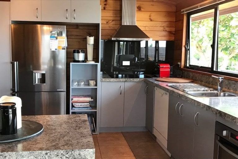 Photo of property in 31 Sunningdale Street, Wattle Downs, Auckland, 2103