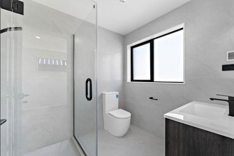 Photo of property in 71 Taukahiwi Road, Pukekohe, 2120