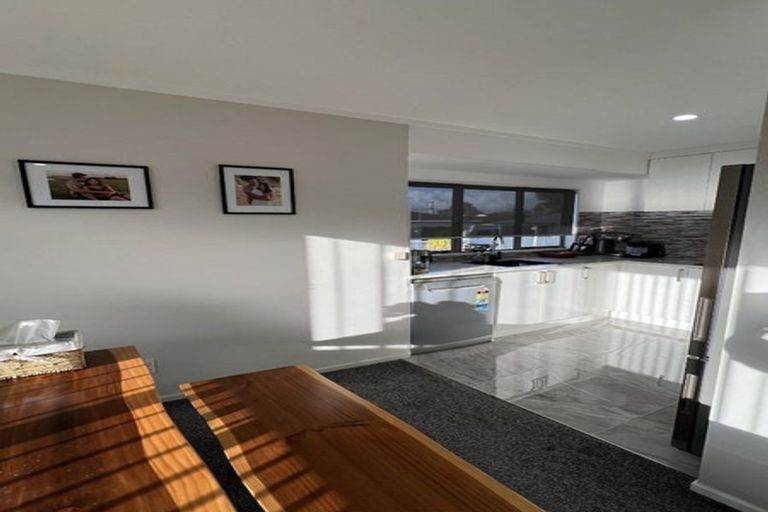 Photo of property in 2/19 Oratu Place, Manurewa, Auckland, 2102