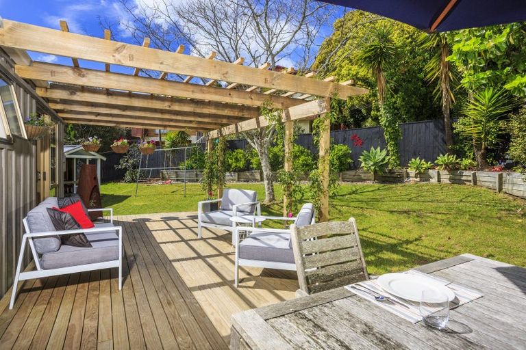 Photo of property in 20 Kallista Place, Browns Bay, Auckland, 0630