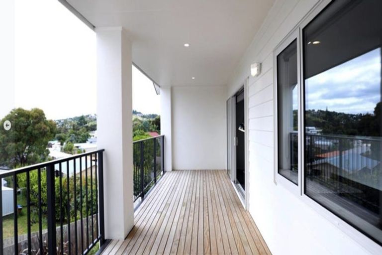 Photo of property in 5b Melia Place, Stanmore Bay, Whangaparaoa, 0932