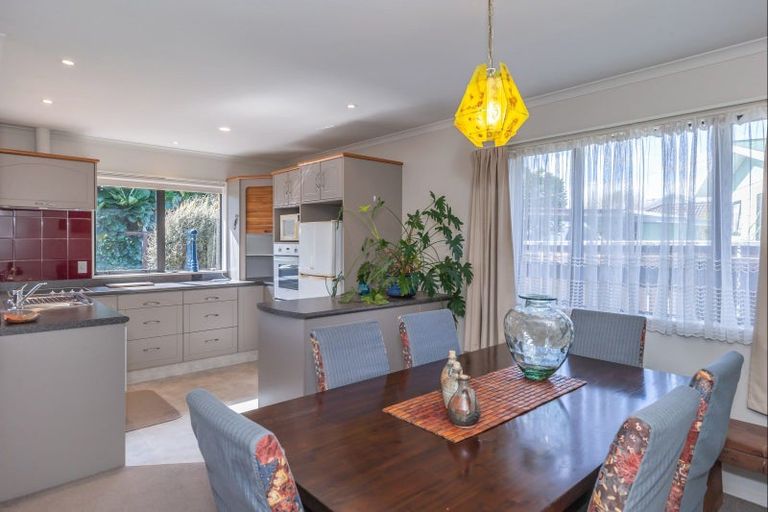 Photo of property in 68 Mako Mako Road, Levin, 5510