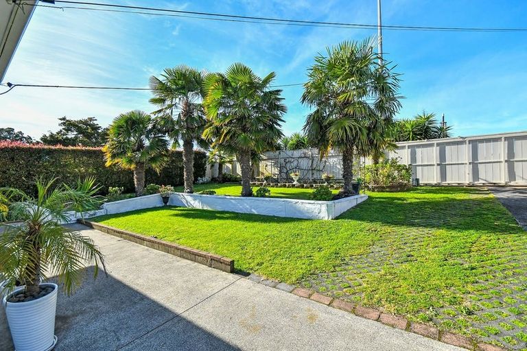 Photo of property in 75 Ridge Road, Howick, Auckland, 2014