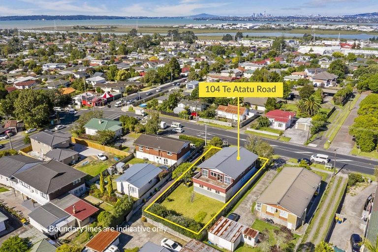 Photo of property in 104 Te Atatu Road, Te Atatu South, Auckland, 0610