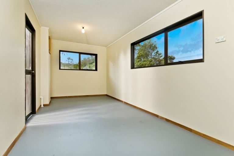 Photo of property in 291 Paremoremo Road, Paremoremo, Auckland, 0632