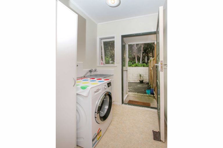 Photo of property in 1/19 Mcdowell Crescent, Hillcrest, Auckland, 0627