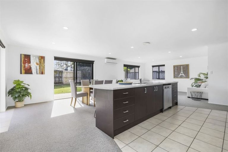 Photo of property in 64 Coleraine Drive, Rototuna, Hamilton, 3210