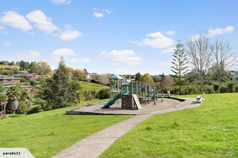 Photo of property in 1/33a Pickwick Parade, Mellons Bay, Auckland, 2014