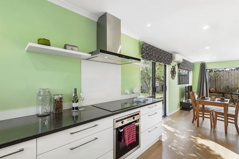 Photo of property in 6/102 Greenhithe Road, Greenhithe, Auckland, 0632