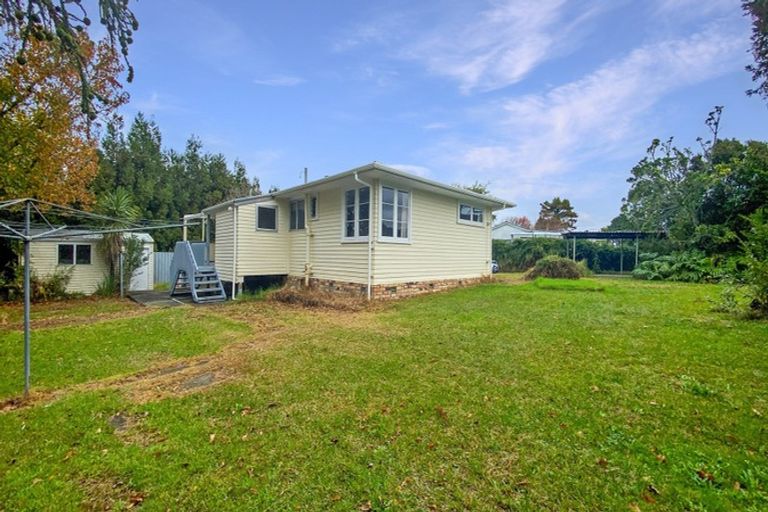 Photo of property in 26 Kirrie Avenue, Te Atatu South, Auckland, 0610