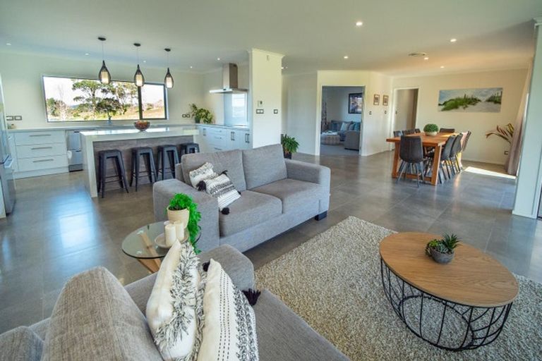 Photo of property in 64 Lakeview Lane, Mangawhai, 0573