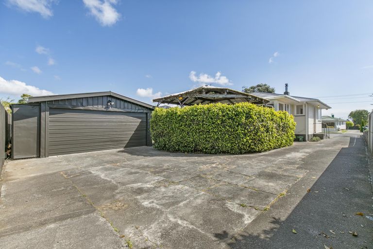 Photo of property in 1/29 Hill Crescent, New Lynn, Auckland, 0600