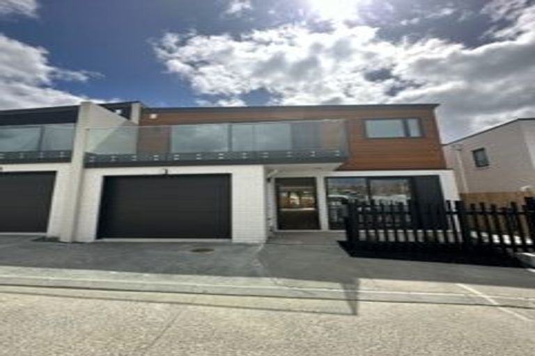 Photo of property in 9 Milenio Crescent, Windsor Park, 0632