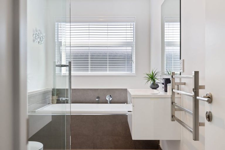 Photo of property in 27 Bellbird Lane, Marshland, Christchurch, 8083