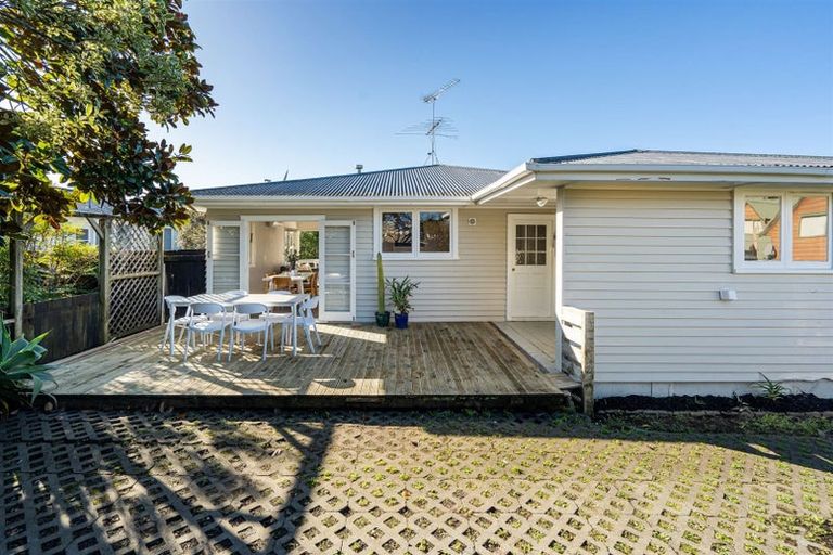 Photo of property in 11 Church Street, Northcote Point, Auckland, 0627