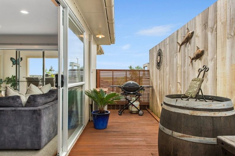 Photo of property in 2/1004 Papamoa Beach Road, Papamoa Beach, Papamoa, 3118