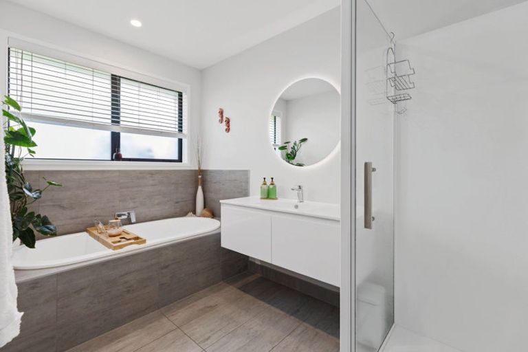 Photo of property in 49 Oceana Drive, Welcome Bay, Tauranga, 3175