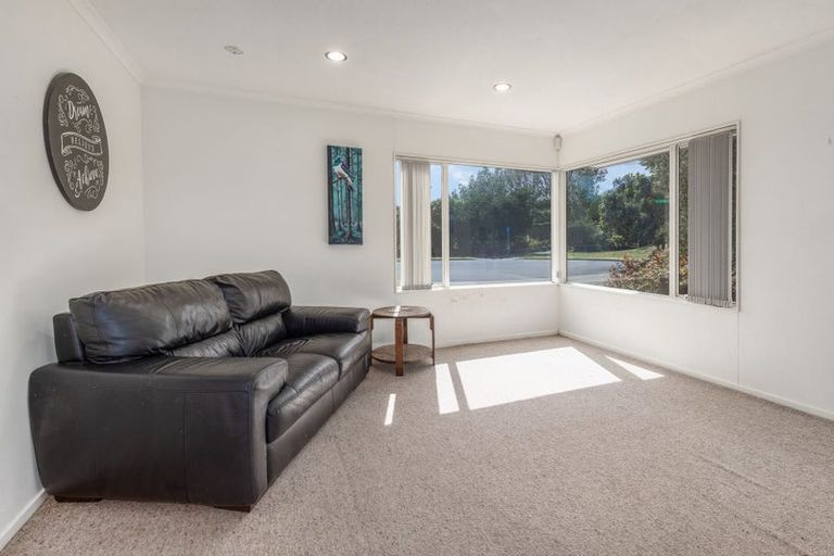 Photo of property in 28 Harry Shaw Way, Raumati South, Paraparaumu, 5032
