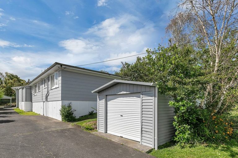 Photo of property in 1/25 Peach Road, Glenfield, Auckland, 0629