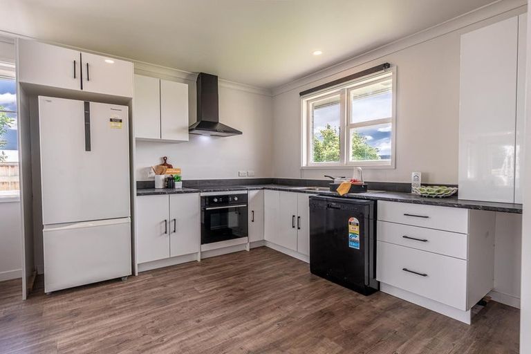 Photo of property in 1 Kauri Street, Levin, 5510