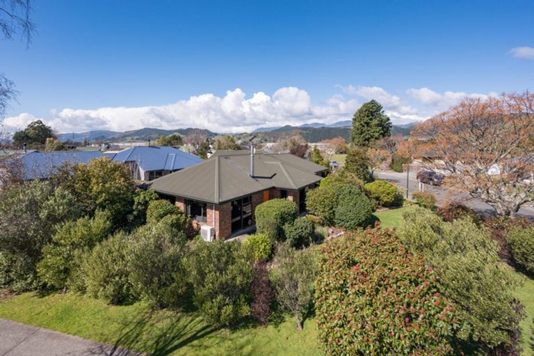 Photo of property in 1 Longfields Road, Brightwater, 7022