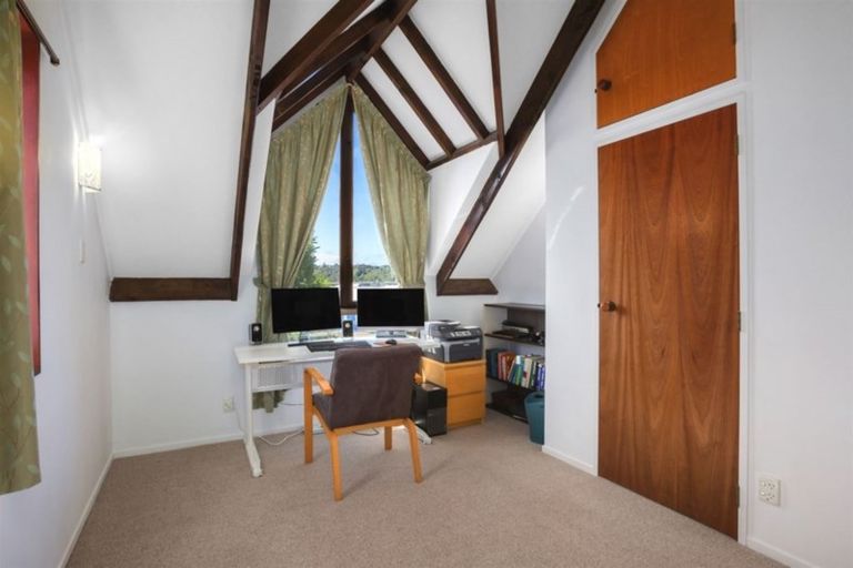 Photo of property in 2 Exploration Way, Whitby, Porirua, 5024