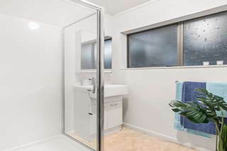 Photo of property in 2/31 Bowater Place, Manurewa, Auckland, 2102