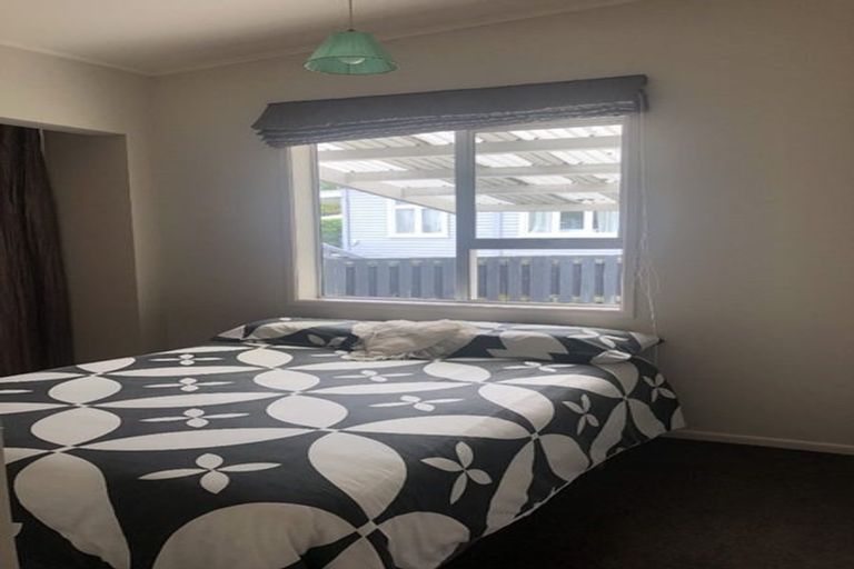 Photo of property in 2/12 Parata Street, Two Mile Bay, Taupo, 3330