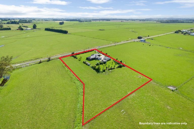 Photo of property in 40 Bell Road West, Halcombe, Feilding, 4777