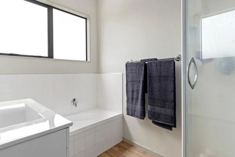 Photo of property in 52 Inverness Drive, Pyes Pa, Tauranga, 3112