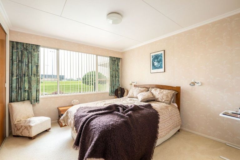 Photo of property in 42 Park Lane, Waitara, 4320