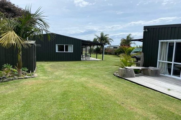 Photo of property in 10 Te Mara Place, Merrilands, New Plymouth, 4312