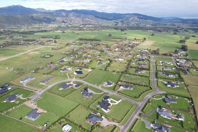 Photo of property in 12 Oriwa Lane, Levin, 5571