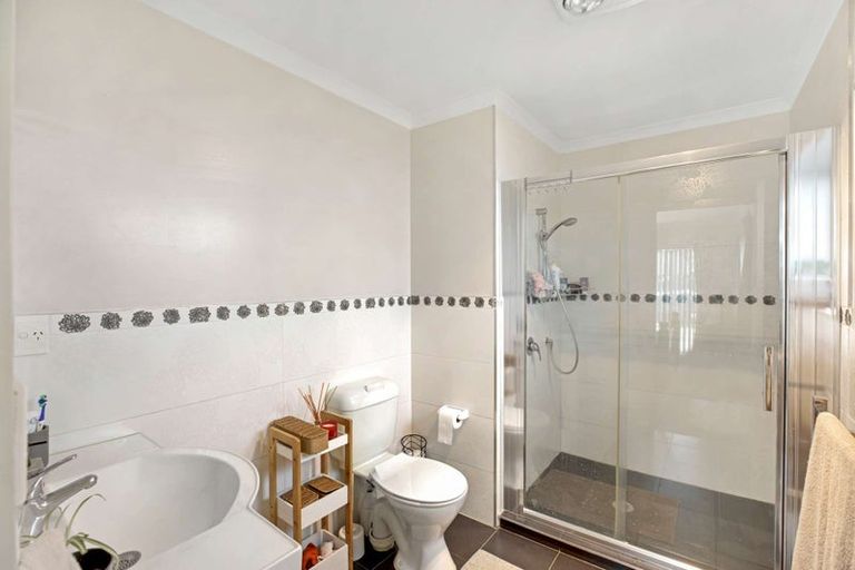 Photo of property in 13 Hansen Place, Takanini, 2112