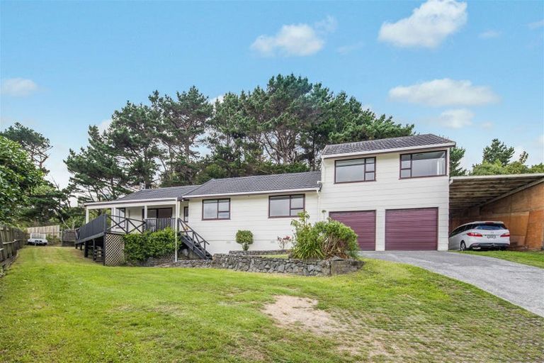 Photo of property in 140 Mark Avenue, Grenada Village, Wellington, 6037