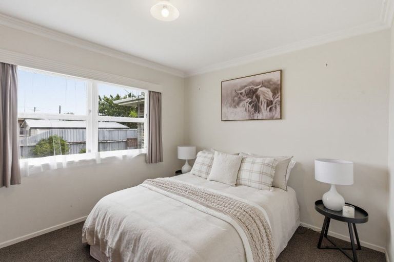 Photo of property in 3 Selwyn Street, Levin, 5510