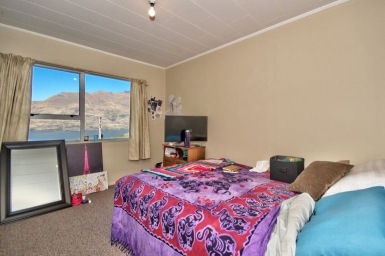 Photo of property in 1 Cameron Place, Fernhill, Queenstown, 9300