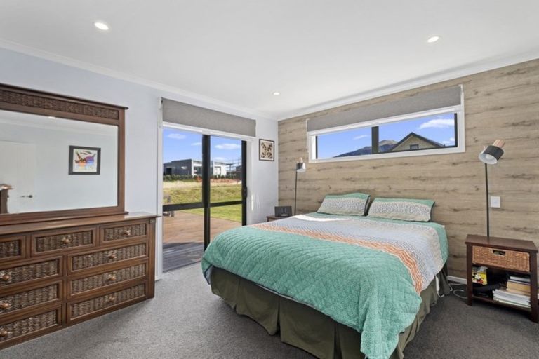 Photo of property in 6 Avalanche Place, Wanaka, 9305