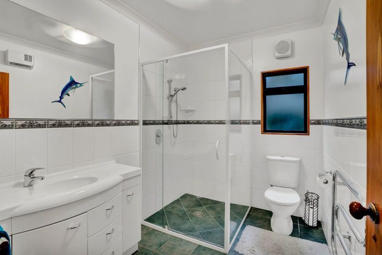 Photo of property in 3 Fairfax Terrace, Frankleigh Park, New Plymouth, 4310