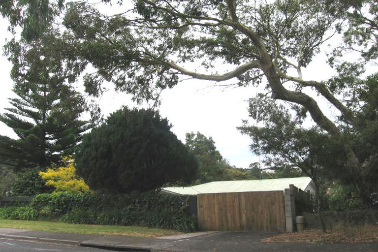 Photo of property in 17 Mcphail Street, Birkdale, Auckland, 0626