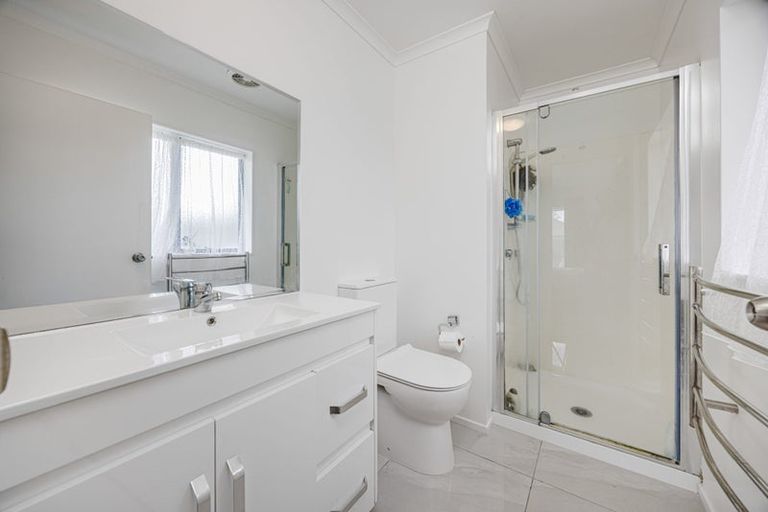 Photo of property in 242 Mahia Road, Weymouth, Auckland, 2103