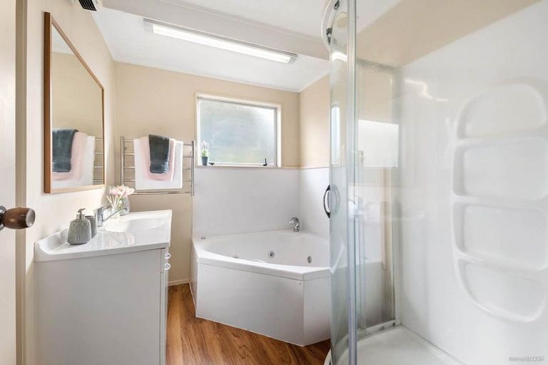 Photo of property in 2/139a Mokoia Road, Birkenhead, Auckland, 0626