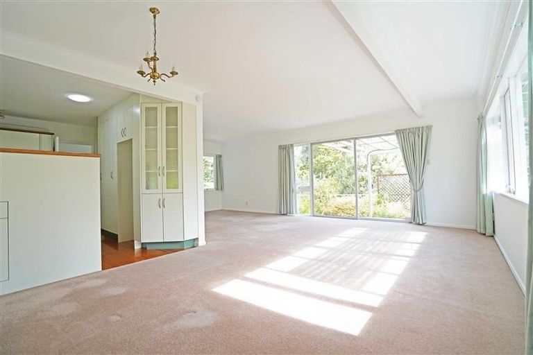 Photo of property in 8 Nicholson Place, Hillcrest, Auckland, 0627