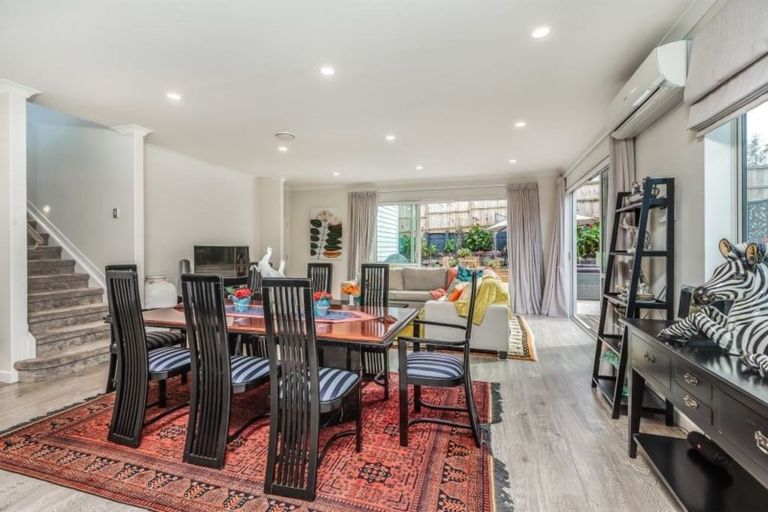 Photo of property in 15 Tawa Place, Orewa, 0931