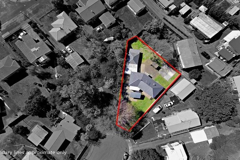 Photo of property in 12 Barnard Place, Manurewa East, Auckland, 2102