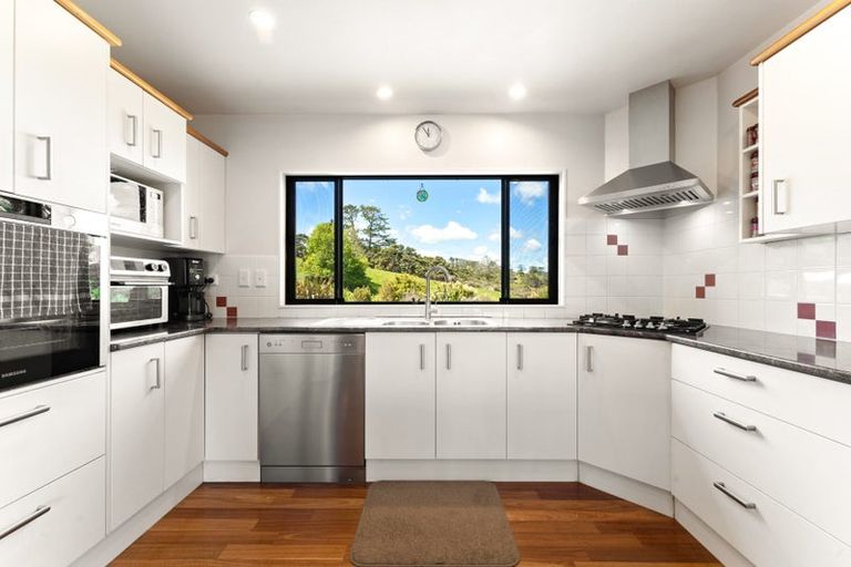 Photo of property in 103 Awa Road, Kumeu, 0891