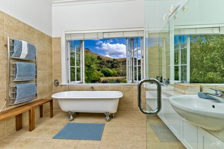 Photo of property in 998 Peak Road, Helensville, 0875