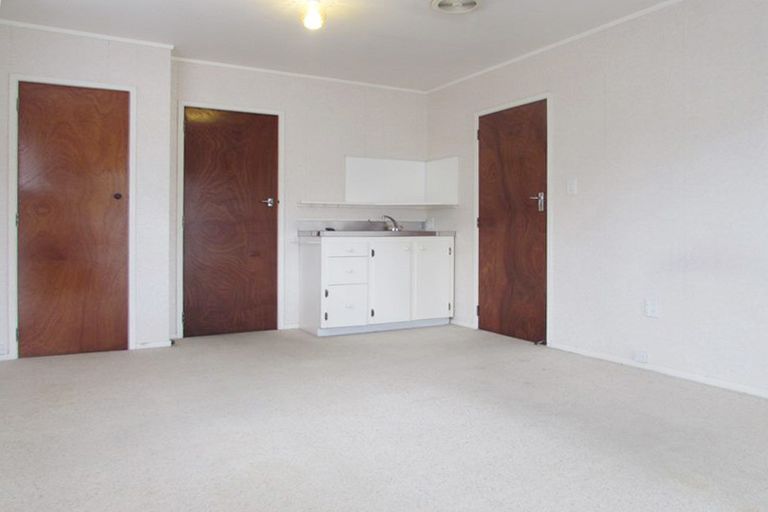 Photo of property in 457b Great South Road, Opaheke, Papakura, 2113